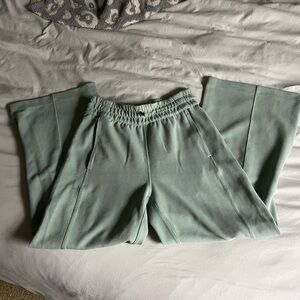 Lululemon softstream cropped pants